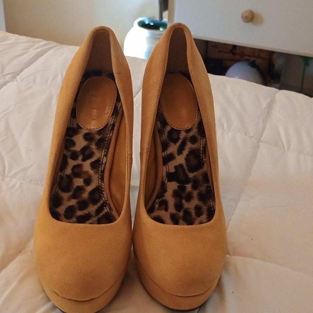 Olho Yellow platform heals - Picture 3 of 4